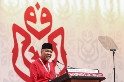 阿末扎希否认,在遴选第15届大选和加入安华领导的联合政府方面,是他单方面作出的决定。-Yusof Mat Isa摄- 阿末扎希否认,在遴选第15届大选和加入安华领导的联合政府方面,是他单方面作出的决定。-Yusof Mat Isa摄-