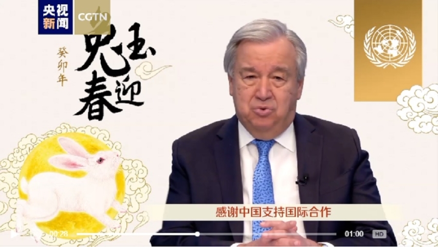 古特雷斯用中文说“春节快乐”,表示他感谢中国与联合国强有力的伙伴关系,感谢中国支持国际合作。-图截取自中央电视台- 古特雷斯用中文说“春节快乐”,表示他感谢中国与联合国强有力的伙伴关系,感谢中国支持国际合作。-图截取自中央电视台-