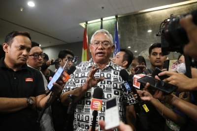 诺奥马被开除党籍后形容自己是刚“离婚”,会待有合适对象后才再投入“婚姻”。-Yusof Mat Isa摄- 诺奥马被开除党籍后形容自己是刚“离婚”,会待有合适对象后才再投入“婚姻”。-Yusof Mat Isa摄-