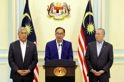 安华(中)说,大马将拨款超过200万美元(逾860万令吉),以帮助土耳其和叙利亚的地震灾黎。-马新社- 安华(中)说,大马将拨款超过200万美元(逾860万令吉),以帮助土耳其和叙利亚的地震灾黎。-马新社-