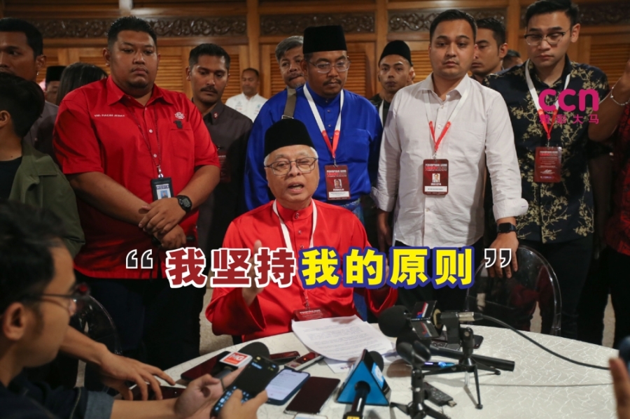 依斯迈说,他必须要自己的立场和原则。-Ahmad Zamzahuri摄- 依斯迈说,他必须要自己的立场和原则。-Ahmad Zamzahuri摄-