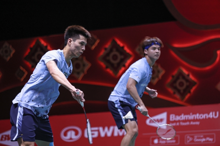 王耀新/张御宇鏖战三局后艰辛赢下台湾奥运冠军组成的变脸男双,不过次圈又再对上另一对台湾组合。-摘自泰国羽总脸书- 王耀新/张御宇鏖战三局后艰辛赢下台湾奥运冠军组成的变脸男双,不过次圈又再对上另一对台湾组合。-摘自泰国羽总脸书-