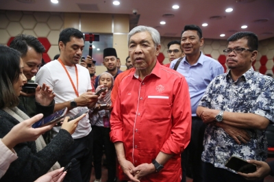 阿末扎希表示,这次有16万名代表参与党选,很难让各方都满意。-Yusof Mat Isa摄- 阿末扎希表示,这次有16万名代表参与党选,很难让各方都满意。-Yusof Mat Isa摄-