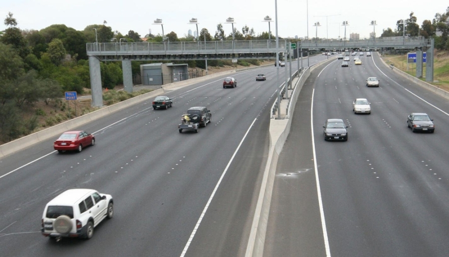 我国政府宣布,大马放眼在2024年第三季度末,在高速大道实施无障碍的“MLFF”系统,估计耗费34亿6000万令吉。-图摘自Soya Cincau- 我国政府宣布,大马放眼在2024年第三季度末,在高速大道实施无障碍的“MLFF”系统,估计耗费34亿6000万令吉。-图摘自Soya Cincau-