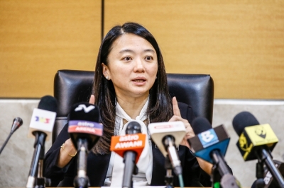 青年及体育部长杨巧双宣布我国明年在奥运的“金牌之路”(RTG)健儿名单,在15人的名单中尤以羽球占多数,高达11人。-Hari Anggara摄- 青年及体育部长杨巧双宣布我国明年在奥运的“金牌之路”(RTG)健儿名单,在15人的名单中尤以羽球占多数,高达11人。-Hari Anggara摄-