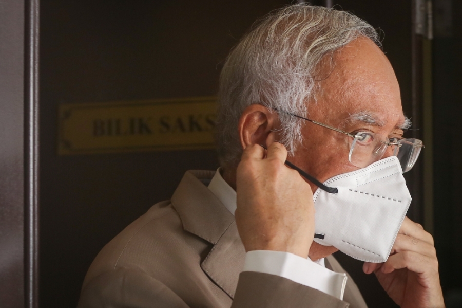 看诊的专科医生证实,纳吉(图)仍腹泻,无法出庭。-Yusof Mat Isa摄- 看诊的专科医生证实,纳吉(图)仍腹泻,无法出庭。-Yusof Mat Isa摄-