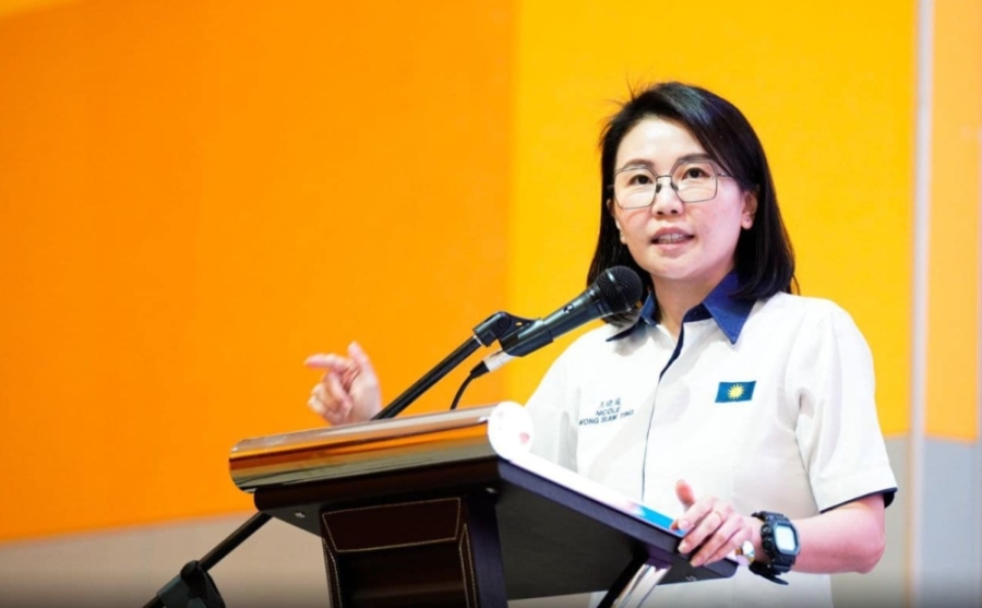 王晓庭说,为了避免有心人通过“温水煮青蛙”招式侵略并影响华教,因此在维护华教方面必须有“一步不能退”的坚持。-图取自王晓庭脸书- 王晓庭说,为了避免有心人通过“温水煮青蛙”招式侵略并影响华教,因此在维护华教方面必须有“一步不能退”的坚持。-图取自王晓庭脸书-