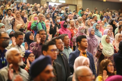 Cuepacs要求政府在下月提呈的2024年财政预算案,将公务员的薪金调高300令吉。-Yusof Mat Isa摄- Cuepacs要求政府在下月提呈的2024年财政预算案,将公务员的薪金调高300令吉。-Yusof Mat Isa摄-