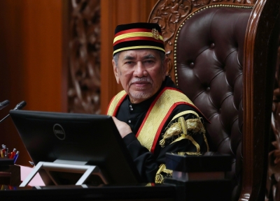 旺朱乃迪说,政党可自行修改党章列明违规项目,只要有任何党员违规,就会自动丧失党籍。-马新社- 旺朱乃迪说,政党可自行修改党章列明违规项目,只要有任何党员违规,就会自动丧失党籍。-马新社-