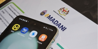从即日起,符合资格者可透过eMadani计划,申领取100令吉的电子现金。-图摘自Soya Cincau- 从即日起,符合资格者可透过eMadani计划,申领取100令吉的电子现金。-图摘自Soya Cincau-