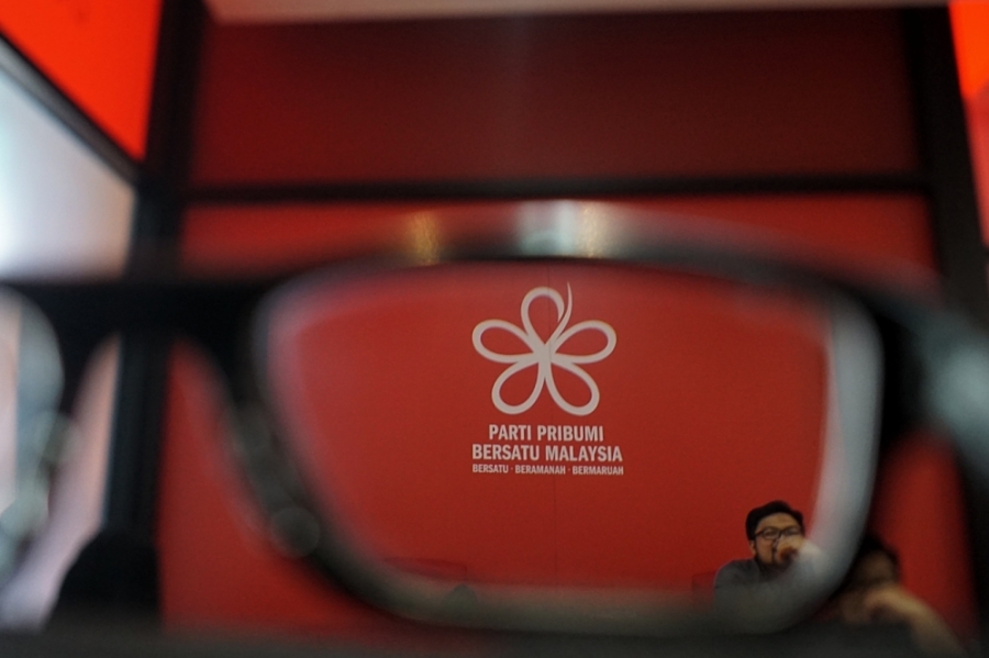 土团党本月初召开特大并通过修改党章第10条文,凡支持任何政敌或对立政党的国会议员将被革除党籍。-Ahmad Zamzahuri摄- 土团党本月初召开特大并通过修改党章第10条文,凡支持任何政敌或对立政党的国会议员将被革除党籍。-Ahmad Zamzahuri摄-