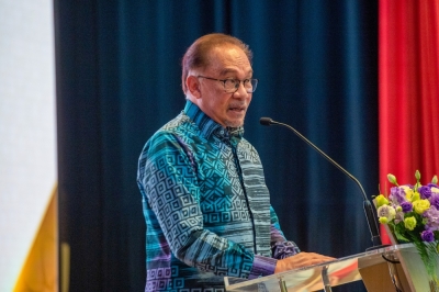 安华感谢多个政府在招商方面的筹备与配合,助他成功吸引外资来马。-Shafwan Zaidon摄- 安华感谢多个政府在招商方面的筹备与配合,助他成功吸引外资来马。-Shafwan Zaidon摄-