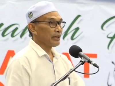 伊斯兰党和土团党领袖认为,苏克里无需为儿子被反贪会调查而下台。 伊斯兰党和土团党领袖认为,苏克里无需为儿子被反贪会调查而下台。