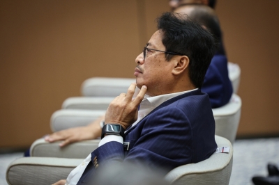 阿占巴基说,杨巧双没有亚洲移动科技私人有限公司的股份。-马新社- 阿占巴基说,杨巧双没有亚洲移动科技私人有限公司的股份。-马新社-