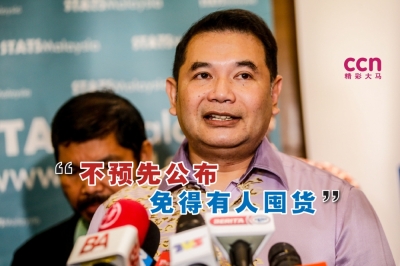 拉菲兹周四表示,政府将在适当时机才宣布柴油价格浮动的具体日期,以避免消费者提前“囤货”。-Hari Anggara摄- 拉菲兹周四表示,政府将在适当时机才宣布柴油价格浮动的具体日期,以避免消费者提前“囤货”。-Hari Anggara摄-