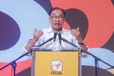 安华承诺,他会与赵家会面及讨论他们的诉求。-Yusof Mat Isa摄- 安华承诺,他会与赵家会面及讨论他们的诉求。-Yusof Mat Isa摄-