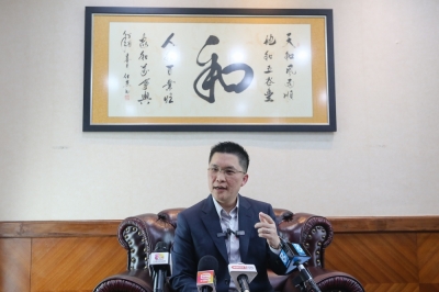 黄家和强调,内阁的立场是要华教义演继续举行。-Yusof Mat Isa摄- 黄家和强调,内阁的立场是要华教义演继续举行。-Yusof Mat Isa摄-