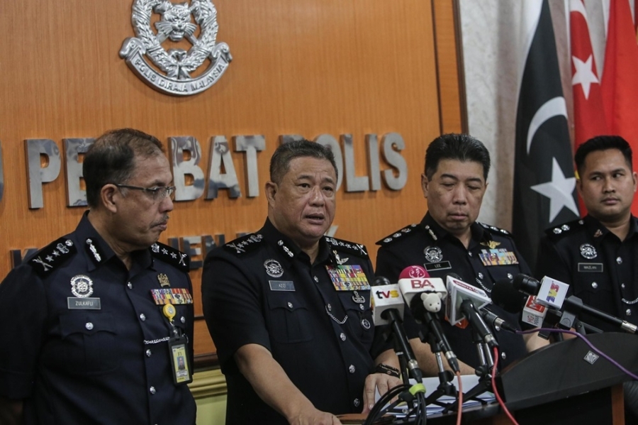 阿兹兹表示,一旦调查完成,警方将呈交调查报告予副检察署,以采取下一步行动。-John Bunyan摄- 阿兹兹表示,一旦调查完成,警方将呈交调查报告予副检察署,以采取下一步行动。-John Bunyan摄-