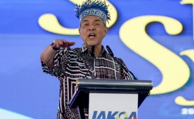 阿末扎希说,国盟不用痴心妄想,巫统不会与国盟组霹雳州联合政府。-马新社- 阿末扎希说,国盟不用痴心妄想,巫统不会与国盟组霹雳州联合政府。-马新社-