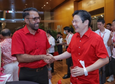 黄循财(右)宣布,毕丹星将继续出任国会反对党领袖。-图取自黄循财面子书- 黄循财(右)宣布,毕丹星将继续出任国会反对党领袖。-图取自黄循财面子书-