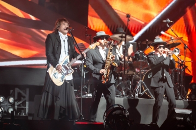 伍佰&China Blue首次攻占Axiata Arena,为歌迷献上了狂欢的音乐盛宴。-照片由主办方提供- 伍佰&China Blue首次攻占Axiata Arena,为歌迷献上了狂欢的音乐盛宴。-照片由主办方提供-