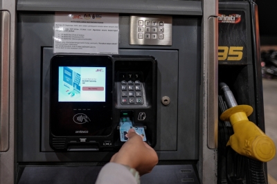 法米强调,公司禁止指示员工使用昌明惠泽RON95汽油补贴,为公司名下车辆添油。-马新社- 法米强调,公司禁止指示员工使用昌明惠泽RON95汽油补贴,为公司名下车辆添油。-马新社-