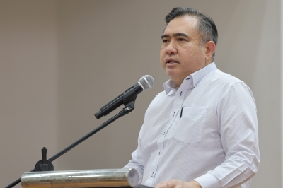 陆兆福指出,自己从小就接触酒,但没学坏,还可以当上部长,因此不该为喝酒者贴上不道德标签。-马新社- 陆兆福指出,自己从小就接触酒,但没学坏,还可以当上部长,因此不该为喝酒者贴上不道德标签。-马新社-