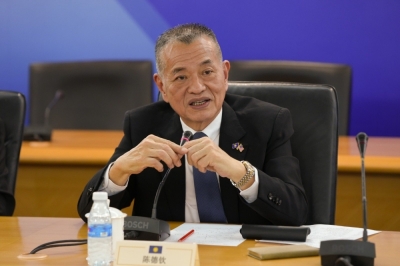陈德钦质疑,2025/2026学年公立大学录取人数中,华裔生人数例是否少于10%?-图取自陈德钦脸书- 陈德钦质疑,2025/2026学年公立大学录取人数中,华裔生人数例是否少于10%?-图取自陈德钦脸书-