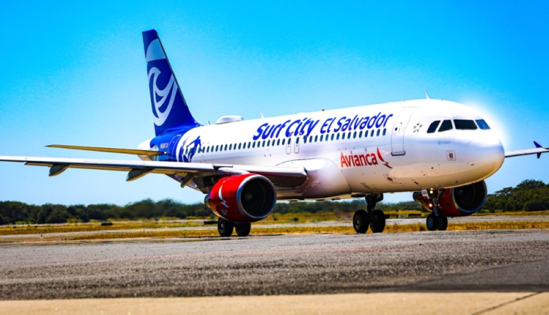 Surf City forma parte de la ornamentación de un avión de Avianca. Surf City forma parte de la ornamentación de un avión de Avianca.