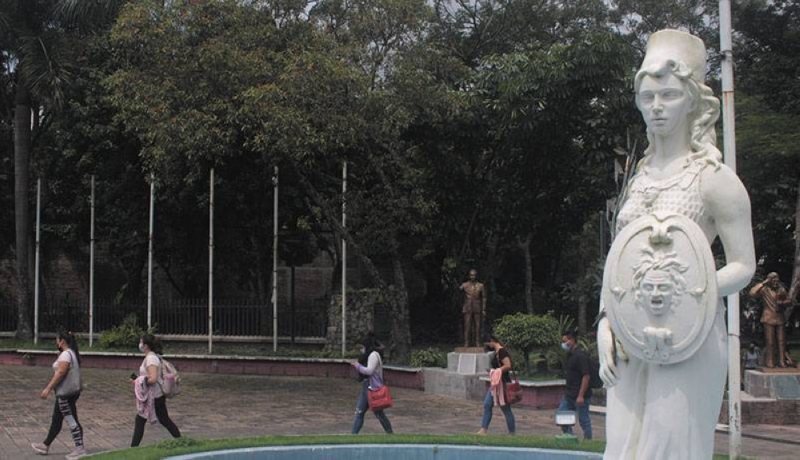 UES invierte más de $8 millones en mejorar de edificios - Diario El Mundo