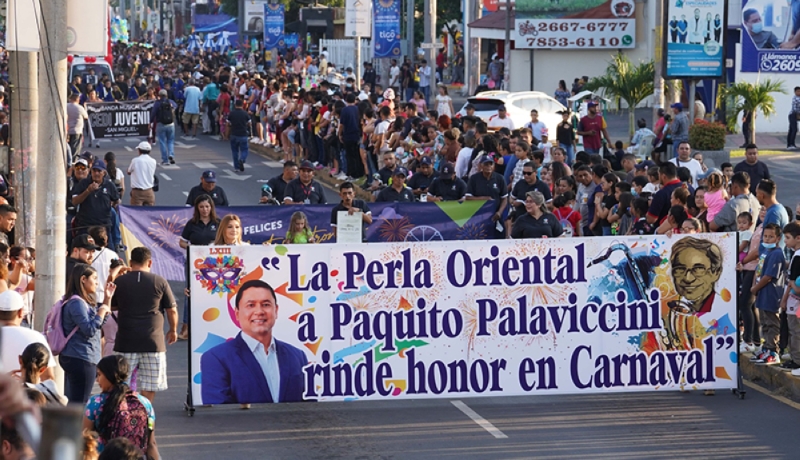 Desfile del Correo en San Miguel. Cortesía UNIVO News