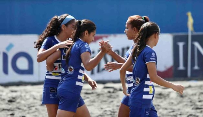 Barra de Santiago tops women's world ranking / INDES El Salvador