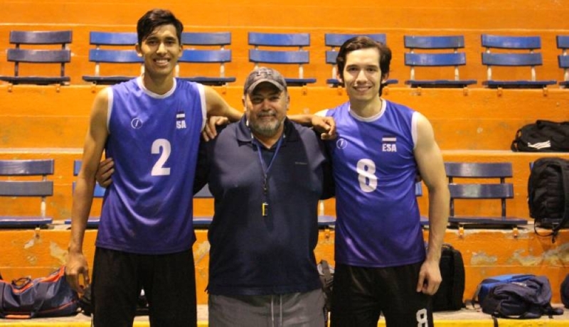 Gabriel Linares coach of the volleyball team