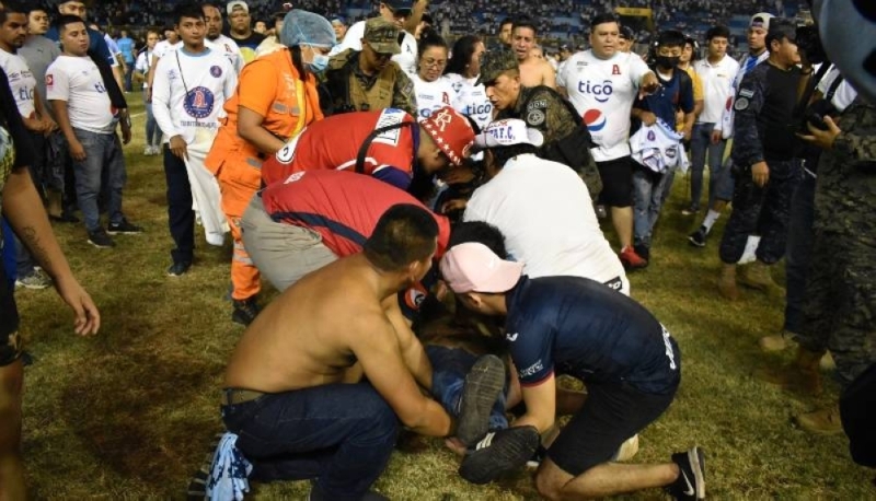 Alianza vs FAS match - 12 deaths in tragedy, relief forces, deaths, rescue special forces, PNC agents, Cuscatlan stadium.
