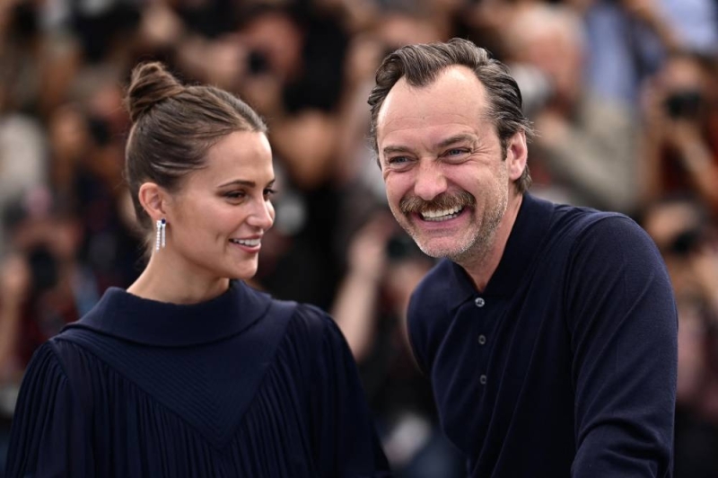 Swedish actress Alicia Vikander (Oscar winner "Danish girl"2015) and his colleague Jude Law at the presentation "Firearms"This Monday in Cannes, France.  / Photo: AFP