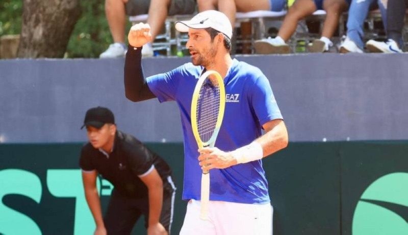 Marcelo Arevalo defeated Osgar Ohisin (Ireland) in the Davis Cup. / INDES El Salvador
