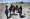 Un grupo de migrantes caminan a un costado de la carretera rumbo a la frontera con Estados Unidos, el 16 de abril de 2024, en la ciudad de Chihuahua (México). EFE/Luis Torres
