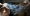 Un fumeur faisant ressortir la fumée blanche de la cigarette chargée de nicotine. (Ph: Dr)