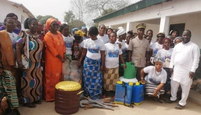 Les femmes de Zouatta 1 ont reçu du matériel agricole de la part de la Première dame Dominique Ouattara. (Ph: Dr)