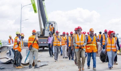 Cette visite de chantier a permis à la délégation du district autonome d'Abidjan de se faire une idée précise de l'avancement des travaux. (Ph: Dr)