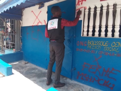 Une clinique fermée à Koumassi par un agent du ministère de la santé (Photo Bavane)