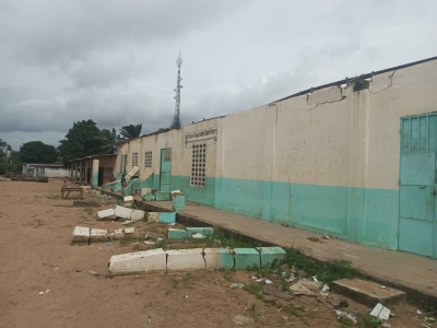 Un batiment décoiffé. (DR)