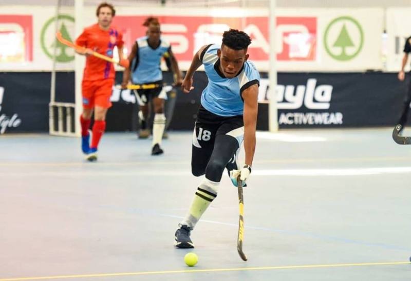 Tlotla Larona Kgosi Ponoesele