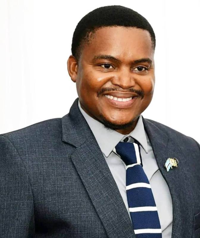 PEACE PIPE: Minister of Sports and Arts (MOSA), Jacob Kelebeng has resolved the conflict between the BFA and All Kasi