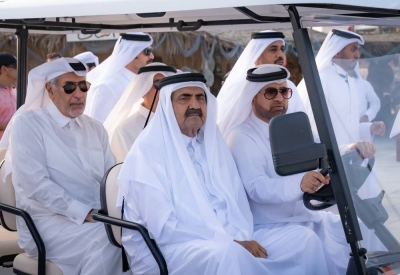 His Highness the Father Amir Sheikh Hamad bin Khalifa al-Thani and other dignitaries at Katara.
