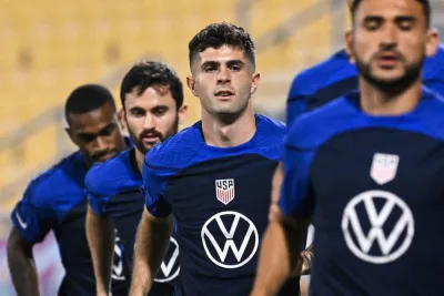 USA&#039;s forward Christian Pulisic (C) takes part in a training session at Al Gharafa Training Site. (AFP)