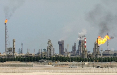 An oil refinery on the outskirts of Doha (file). The mining PPI, which carries the maximum weight of 82.46%, reported a 3.58% shrinkage month-on-month in November 2022 as the average selling price of crude petroleum and natural gas was seen falling 3.58%, according to PSA data.