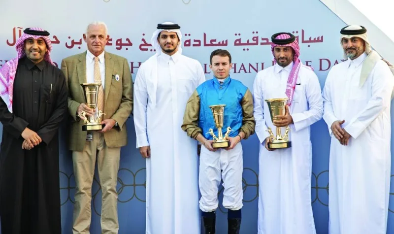 HE Sheikh Al Qaqa bin Hamad al-Thani with the connections of Wathnan Racing’s Abbes, which won the Grade 3 HE Sheikh Joaan Bin Hamad Al Thani Trophy for four-year-old+ Purebred Arabians. 
