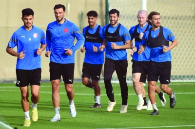 Al Arabi players train yesterday on the eve of their Qatar Cup semi-final against Al Sadd. 