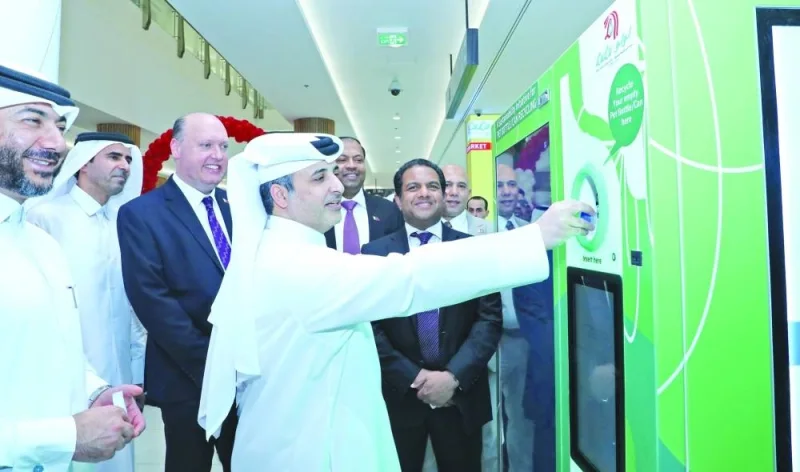 HE Dr Abdullah bin Abdulaziz bin Turki al-Subaie operates one of LuLu&#039;s reverse vending machines.